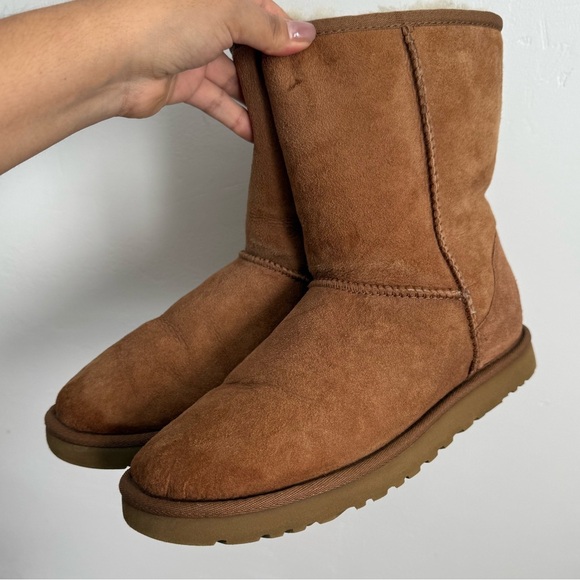 UGG Shoes - UGG Classic Short Chestnut Suede Shearling Boots Size 7 / EU 38